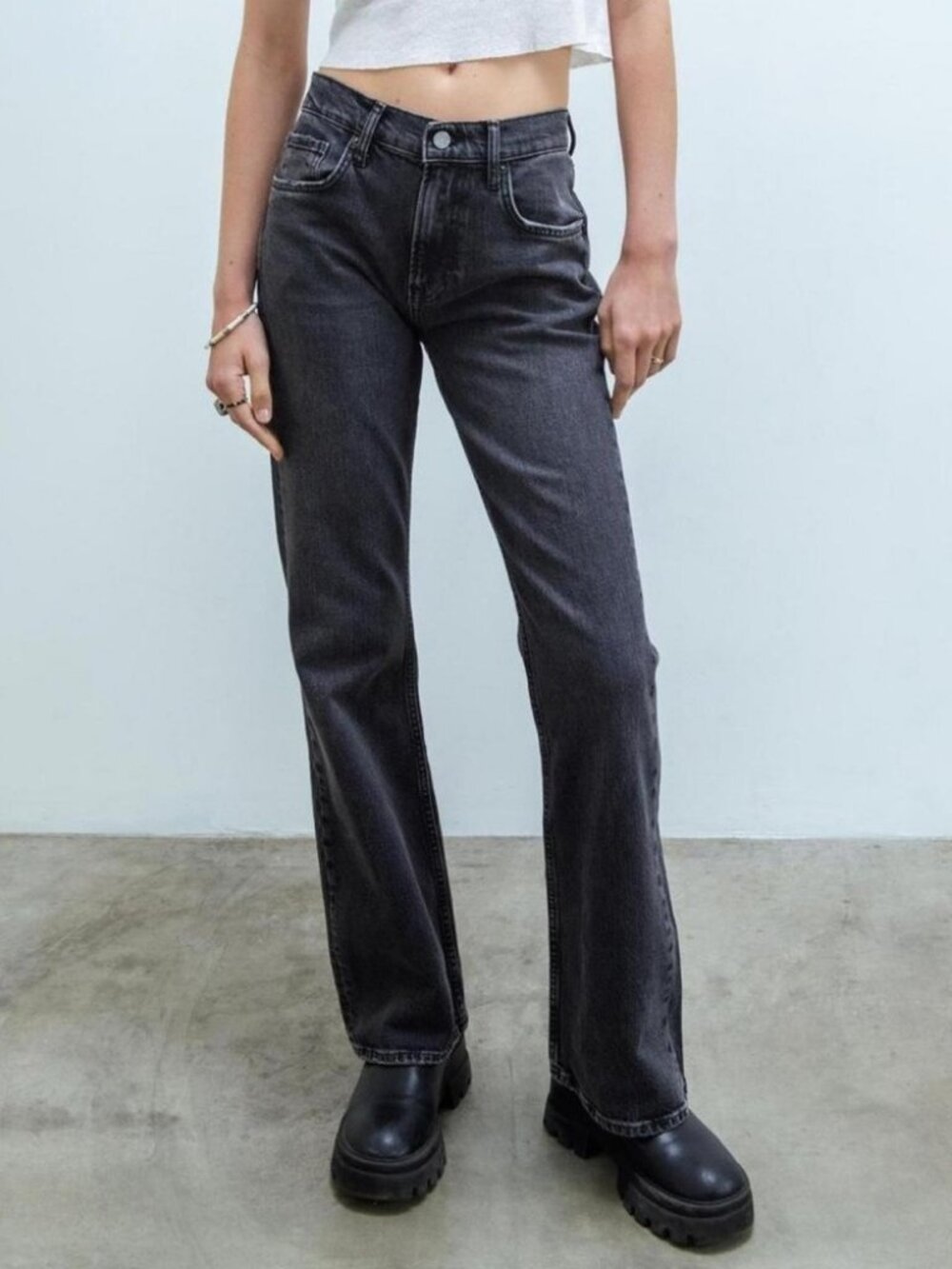 Bdg 90s Mid-Rise Bootcut Jean in Washed Black